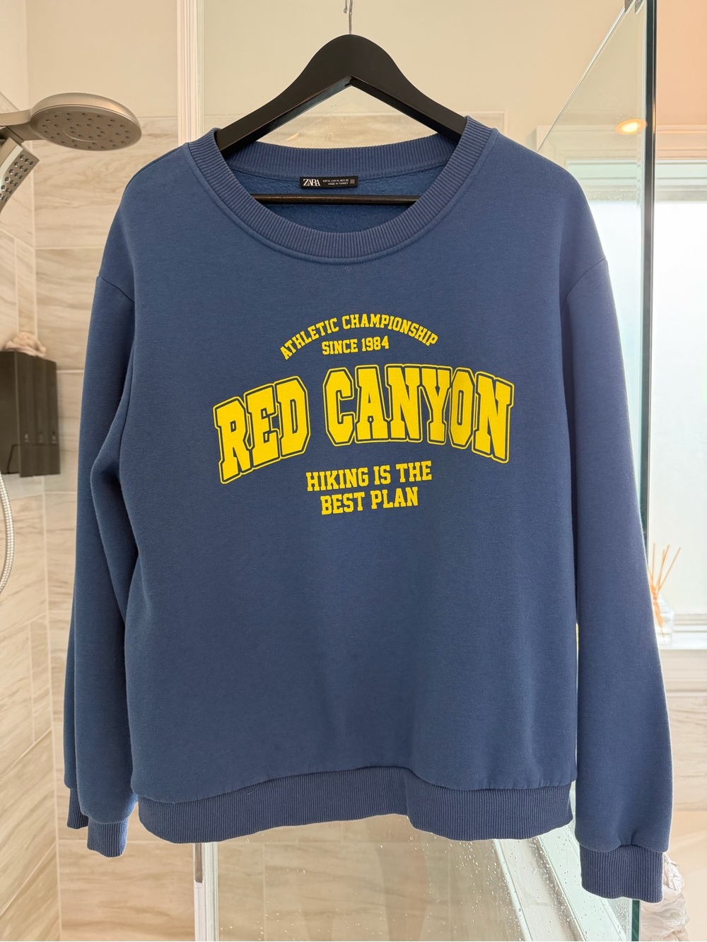 Zara Men Navy Crewneck Sweatshirt with Yellow 'Red Canyon' Graphic